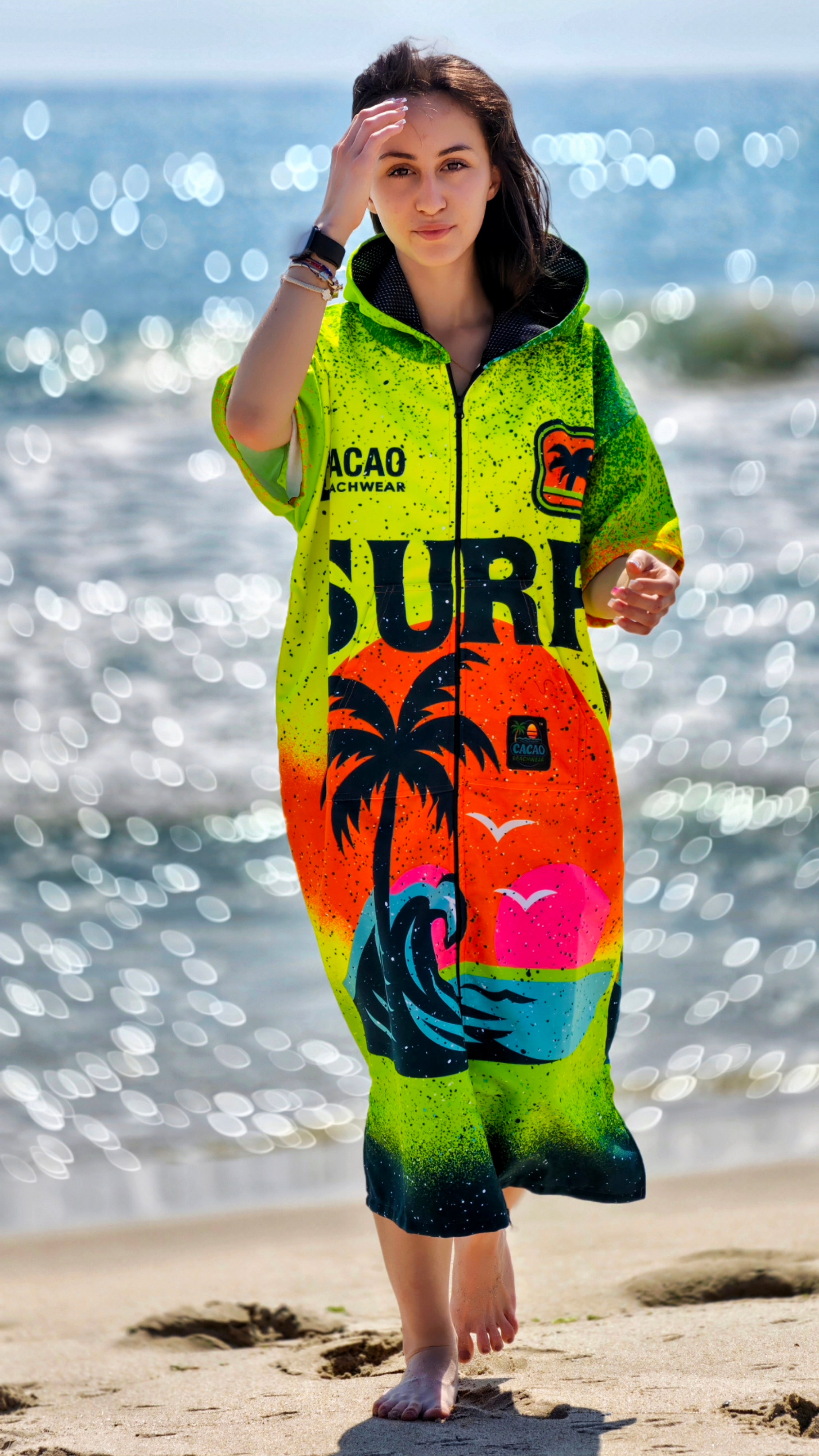 Дамско плажно пончо Surf Vibe с качулка, цип и джобове – CACAO Beachwear™