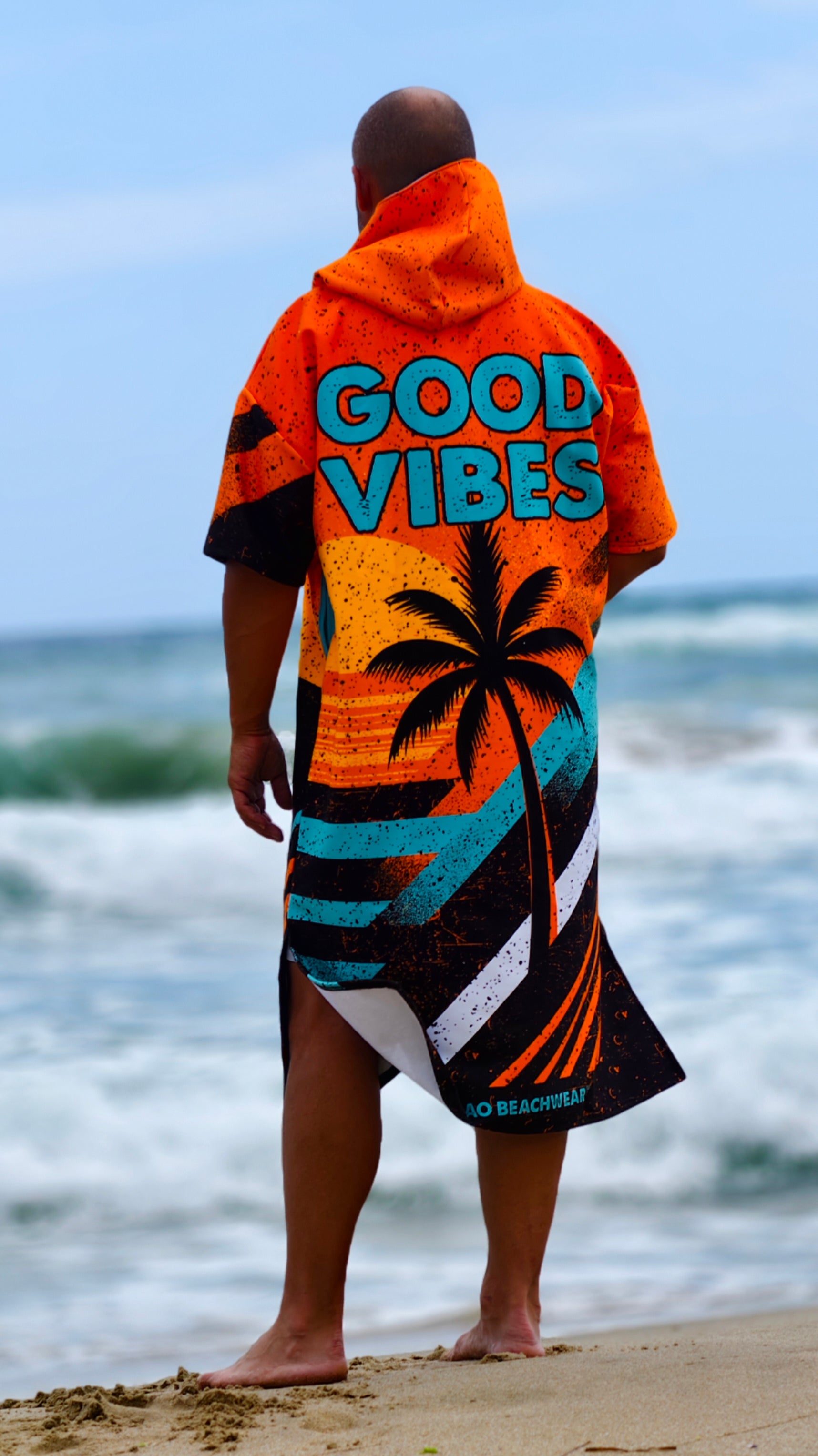 Оранжева мъжка плажна пончо кърпа с качулка, цип и джобове – CACAO Beachwear™