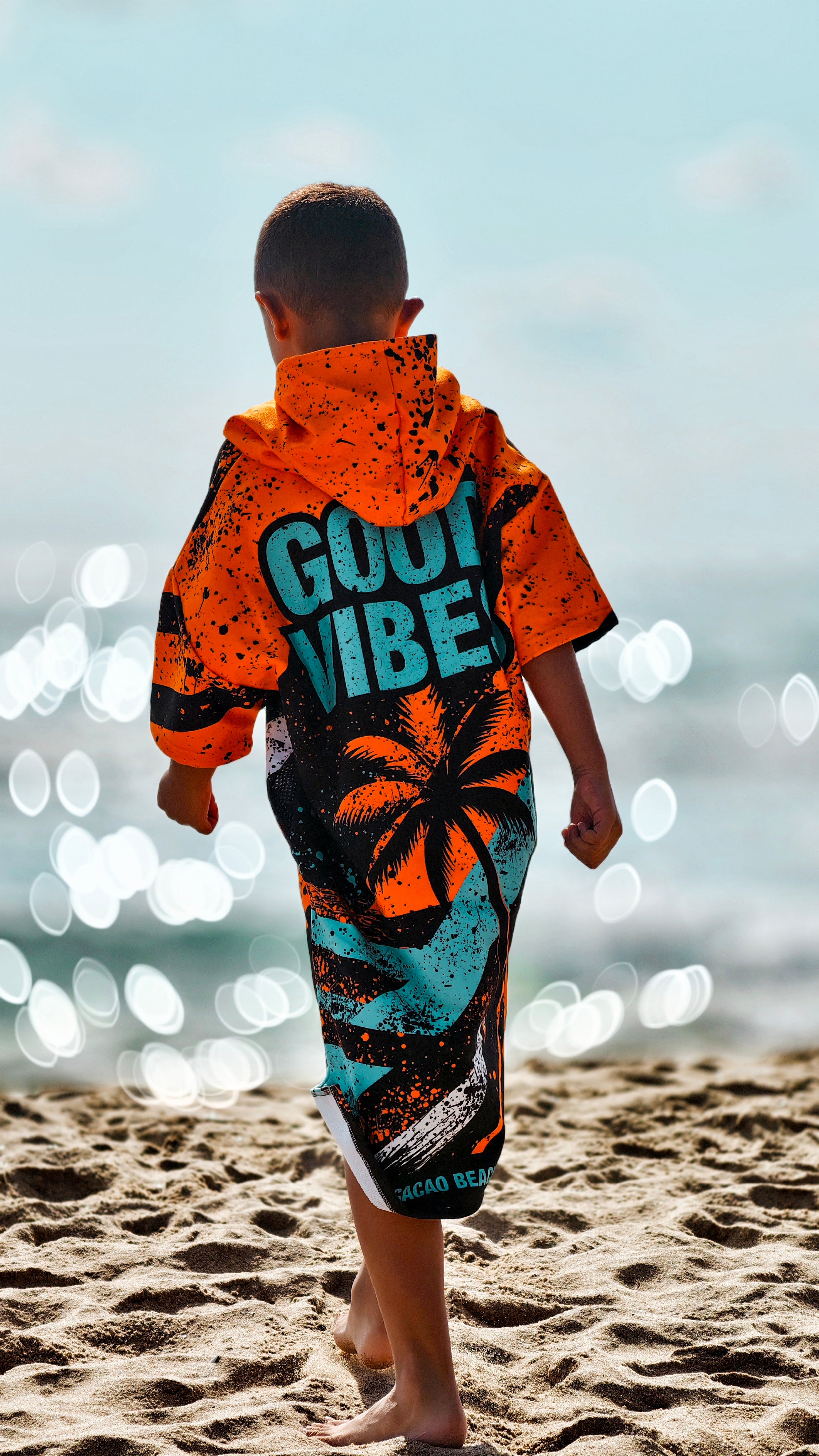 Poncho asciugamano da spiaggia per bambini Blue Spirit da ragazzo con cappuccio, zip e tasche – CACAO Beachwear™
