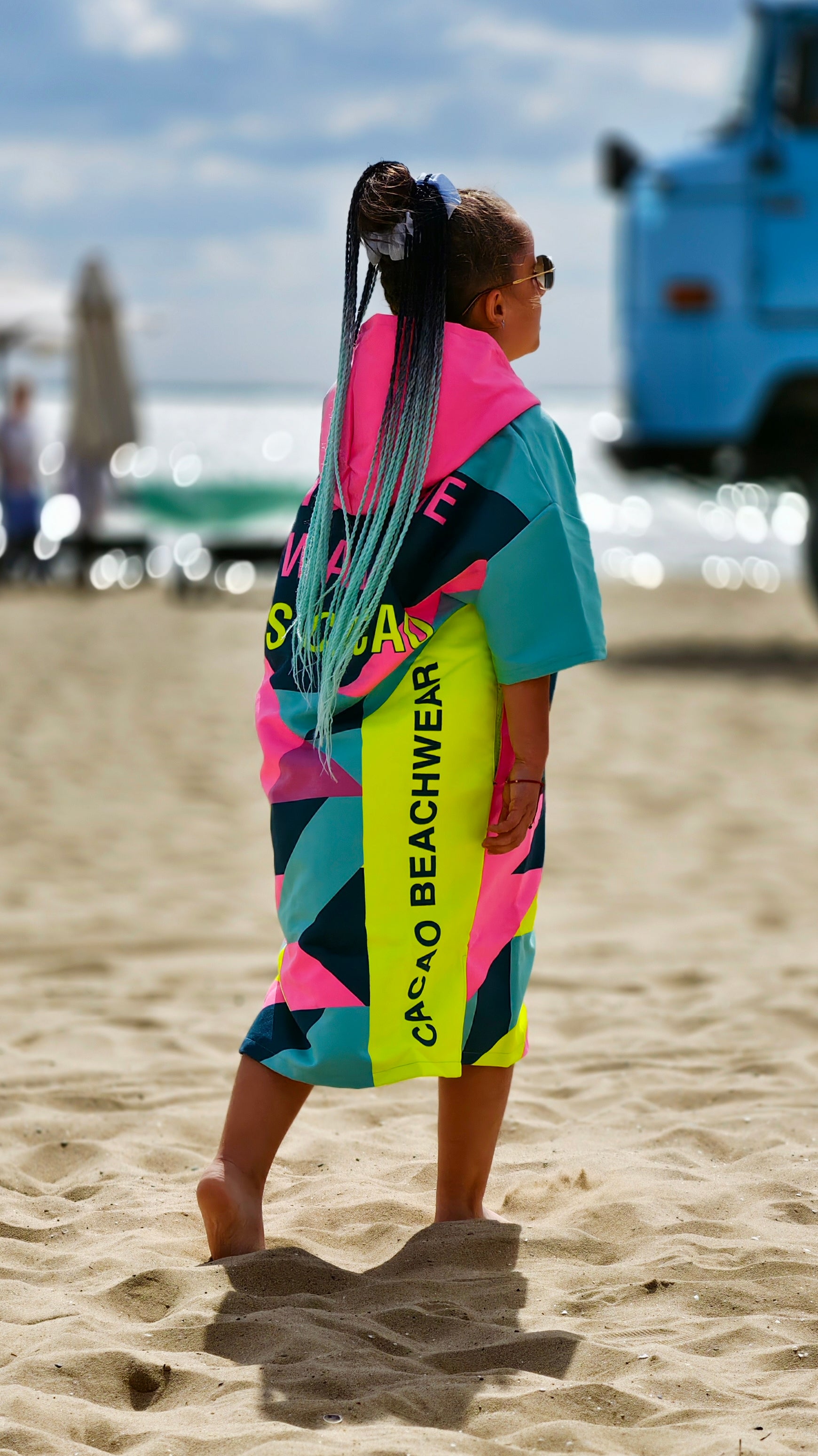 Colorful Solar Vibes children’s beach poncho NanoDry Ultra™ towel for girls with hood, zipper and pockets – CACAO Beachwear™