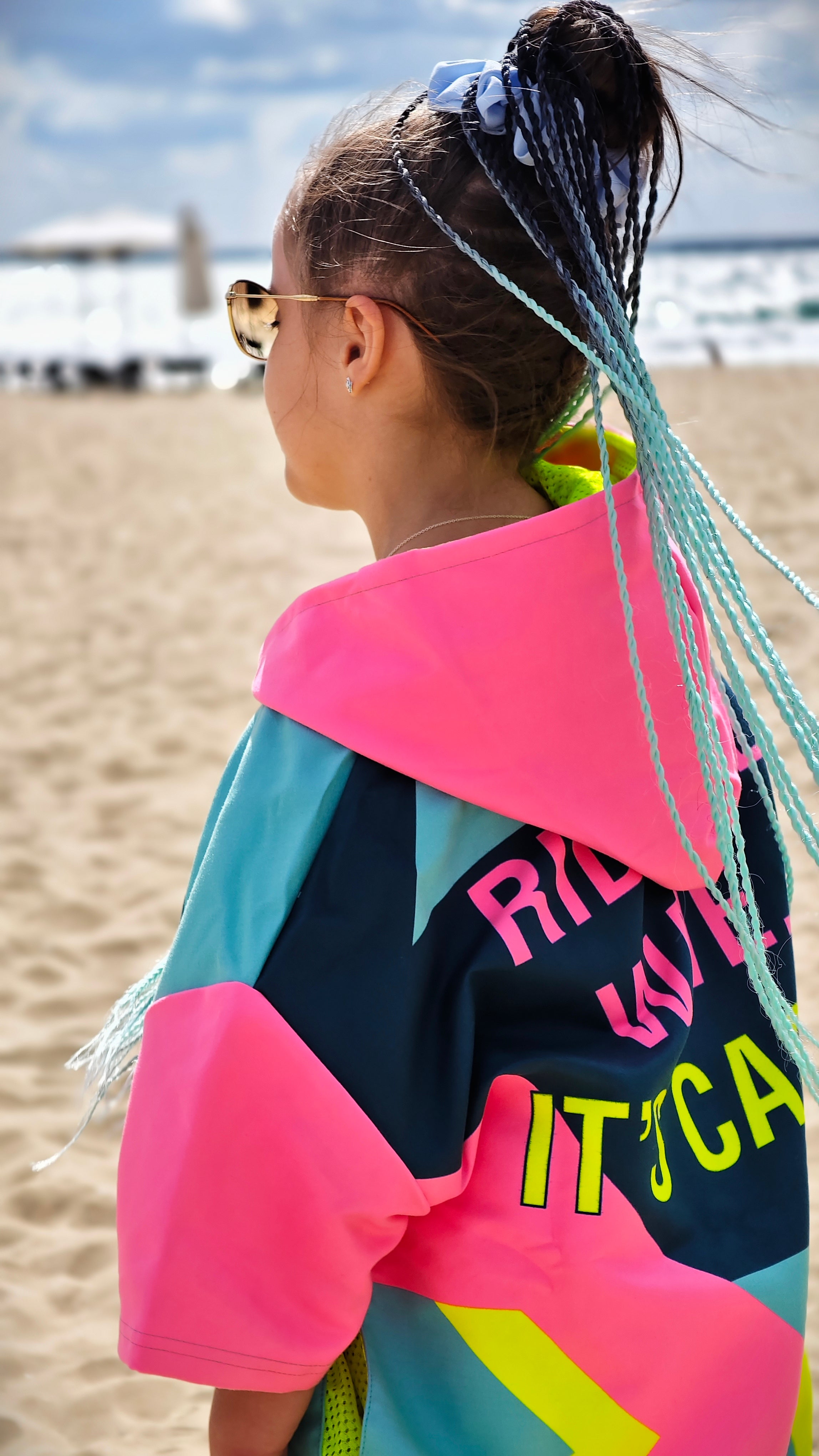 Colorful Solar Vibes children’s beach poncho NanoDry Ultra™ towel for girls with hood, zipper and pockets – CACAO Beachwear™