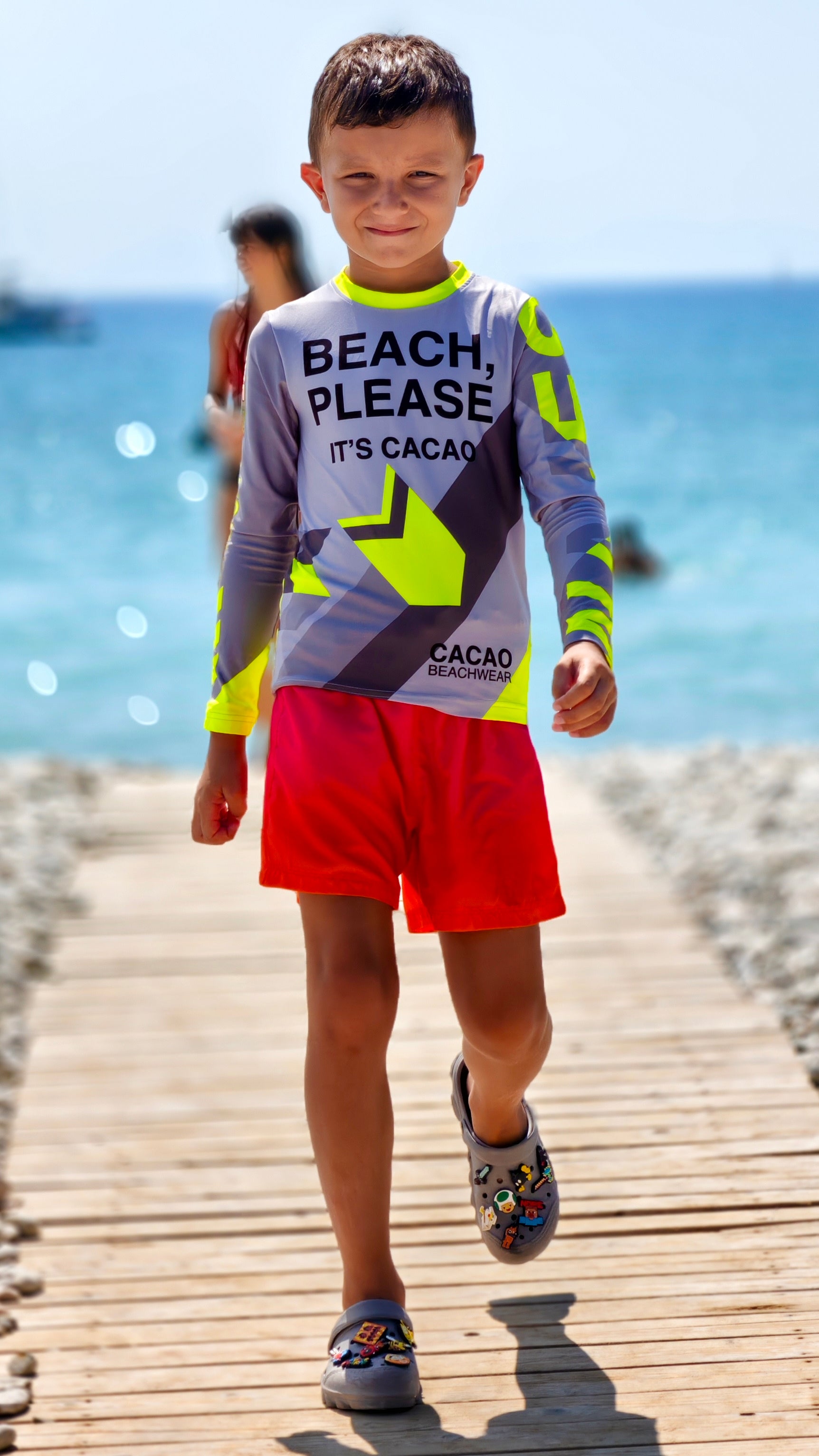 Camisola infantil de proteção UV Solar Vibes CACAO Beachwear™️
