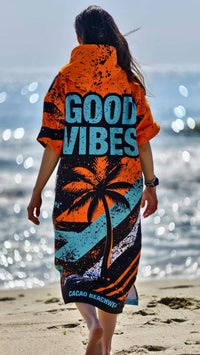 Дамско плажно пончо-кърпа Blue Spirit с качулка, цип и джобове – CACAO Beachwear™